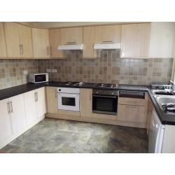 2 x On suit rooms in a 7 bed house foe next Acadmic year in Longford Place, All Bills Included