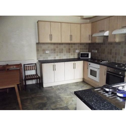 2 x On suit rooms in a 7 bed house foe next Acadmic year in Longford Place, All Bills Included