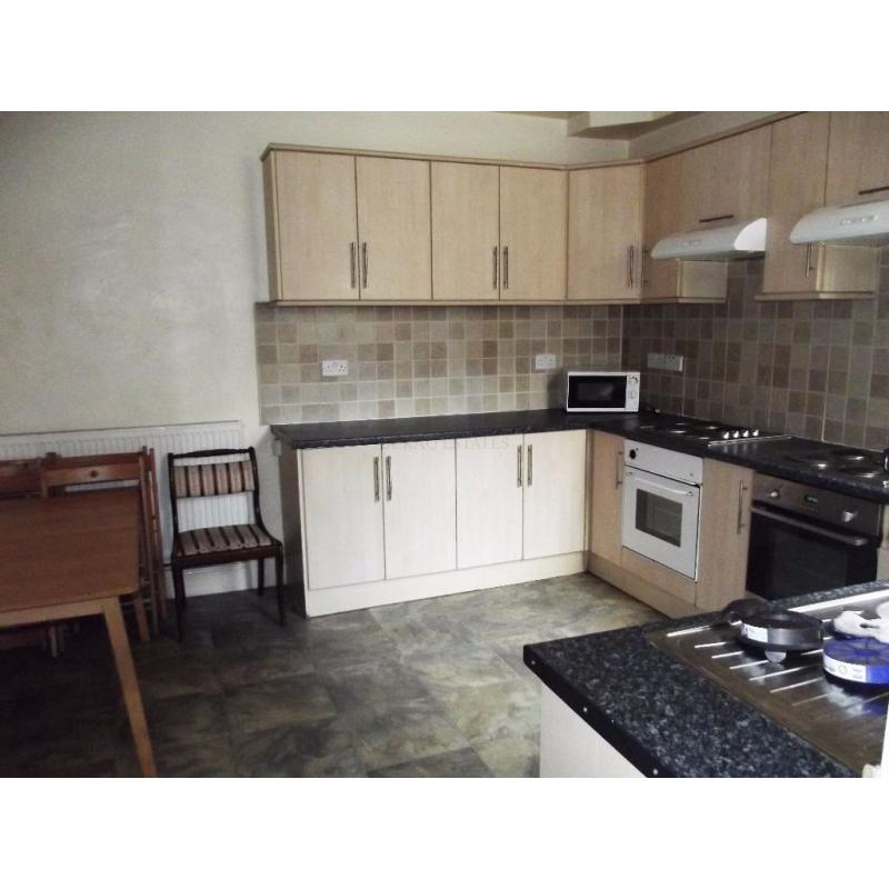 2 x On suit rooms in a 7 bed house foe next Acadmic year in Longford Place, All Bills Included