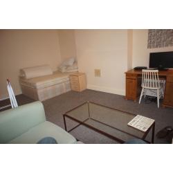 ZZZZZZZZ DOUBLE ROOM IN SHEPHERDS BUSH, ZONE 2 ZZZZZZZZZZ