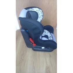 Universal baby car seat from birth to 18Kg