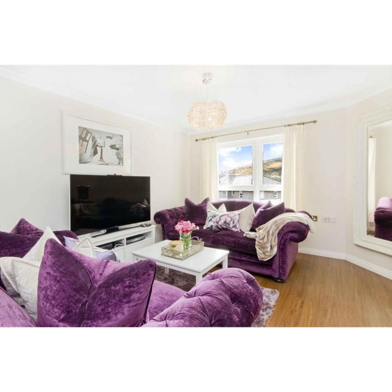 2X Excellant Condition Sofas (Need Gone ASAP)