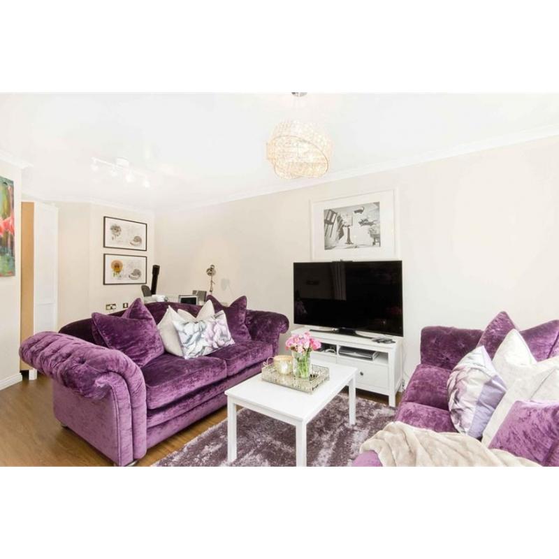 2X Excellant Condition Sofas (Need Gone ASAP)