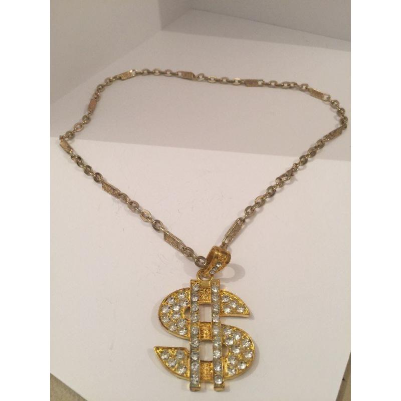 Blingtastic necklace