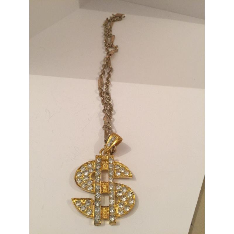 Blingtastic necklace