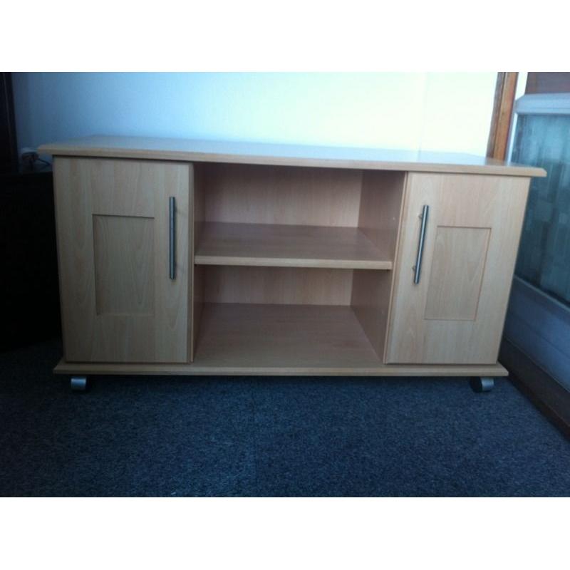 Unit/cabinet excellent con on casters
