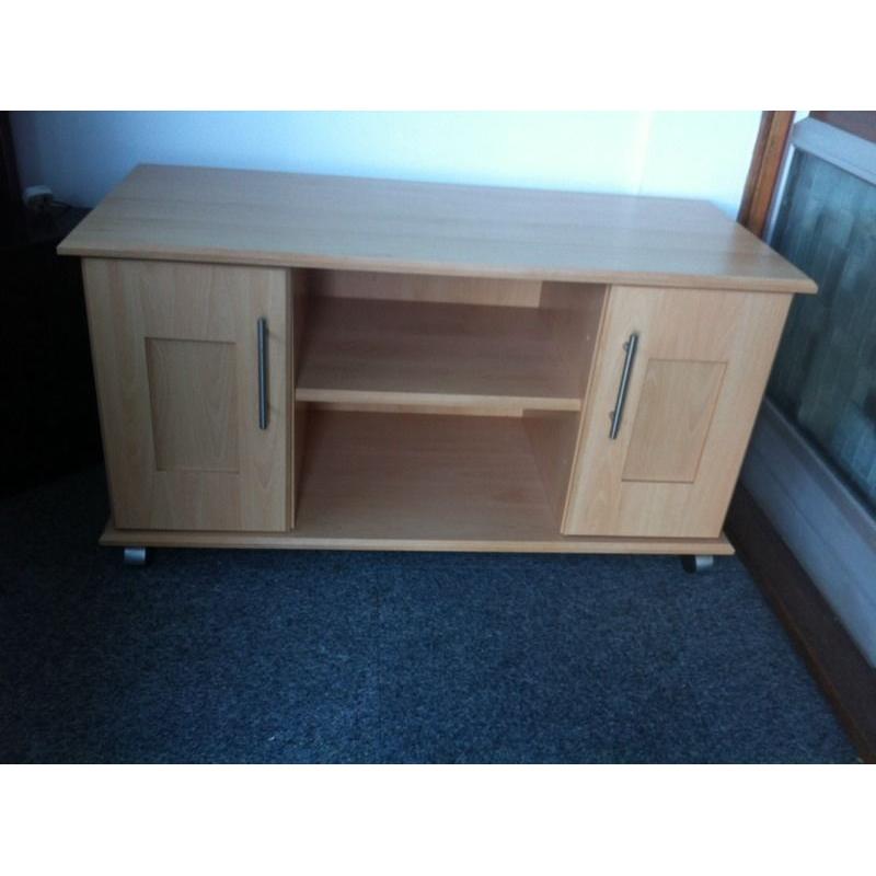 Unit/cabinet excellent con on casters