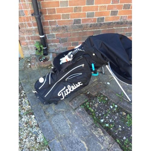 Titliest carry bag and Wilson staff irons