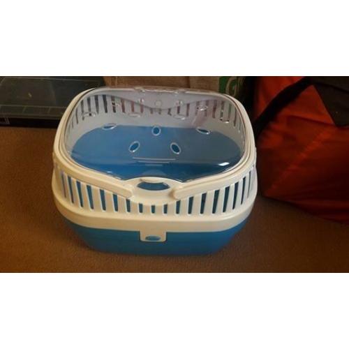 Travel case for small animals
