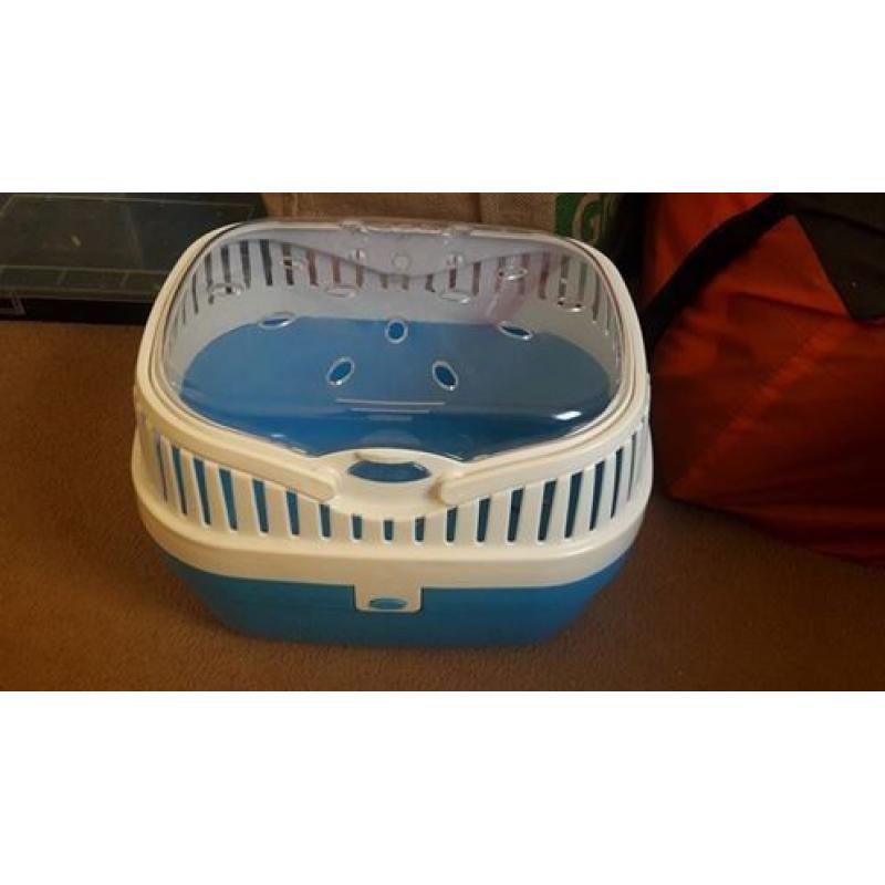 Travel case for small animals