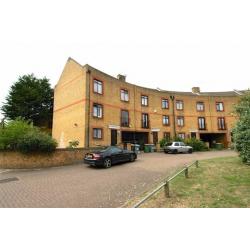 Room available for Single Professional or Student in Backton Canning Town Prince regent Stratford