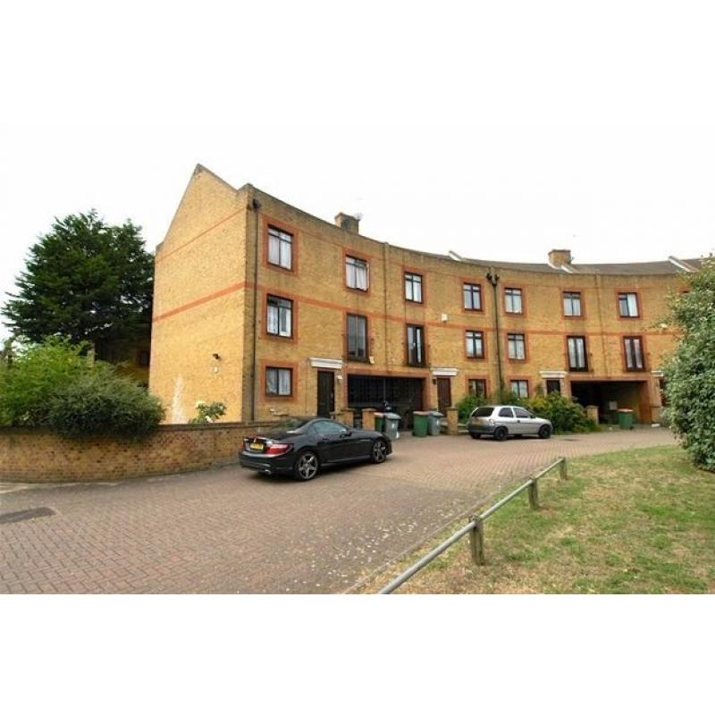 Room available for Single Professional or Student in Backton Canning Town Prince regent Stratford