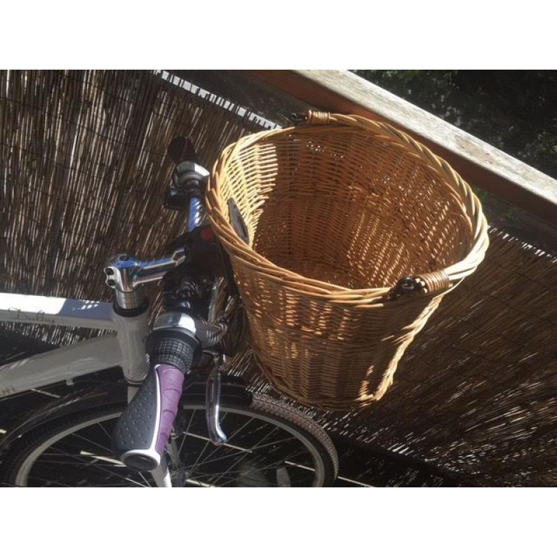 Lades Hybrid Bike with Accessories (Virtually new Dalby Pendleton)