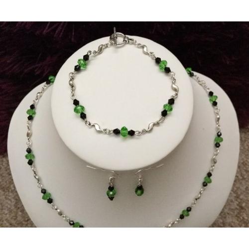 Handmade green crystal 3 piece jewellery set