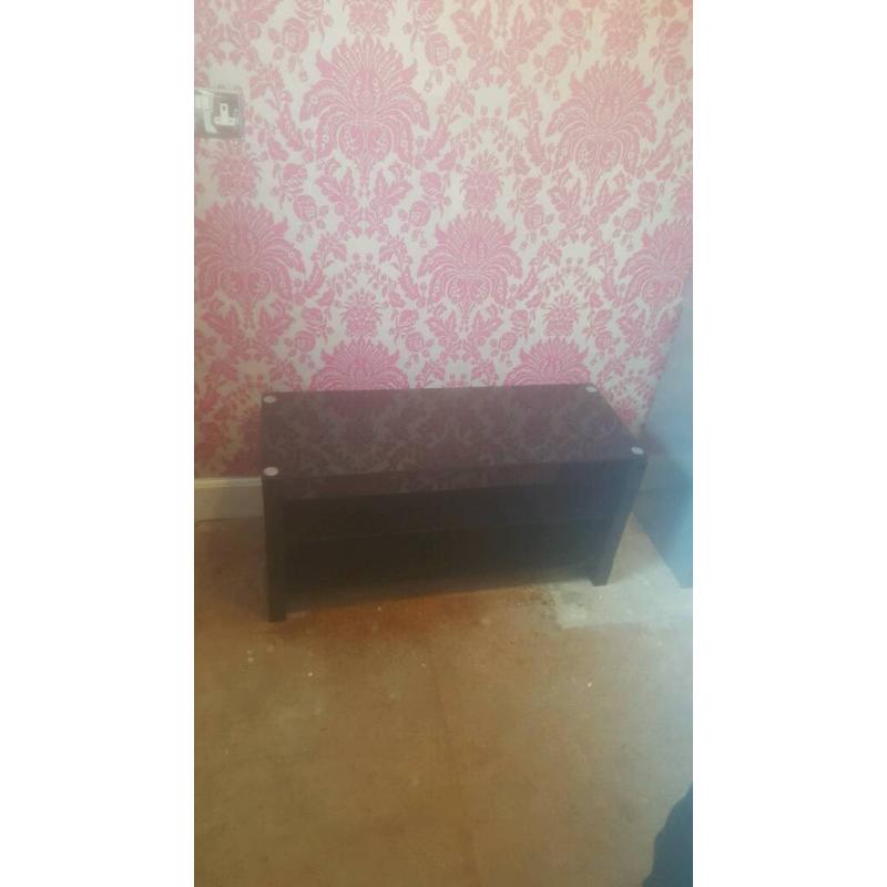 Black glass tv unit
