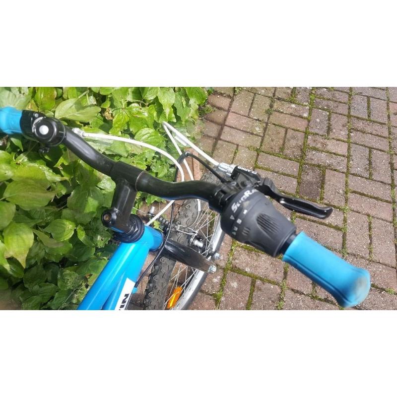 Boys bike BTWIN RB3 20" tyres