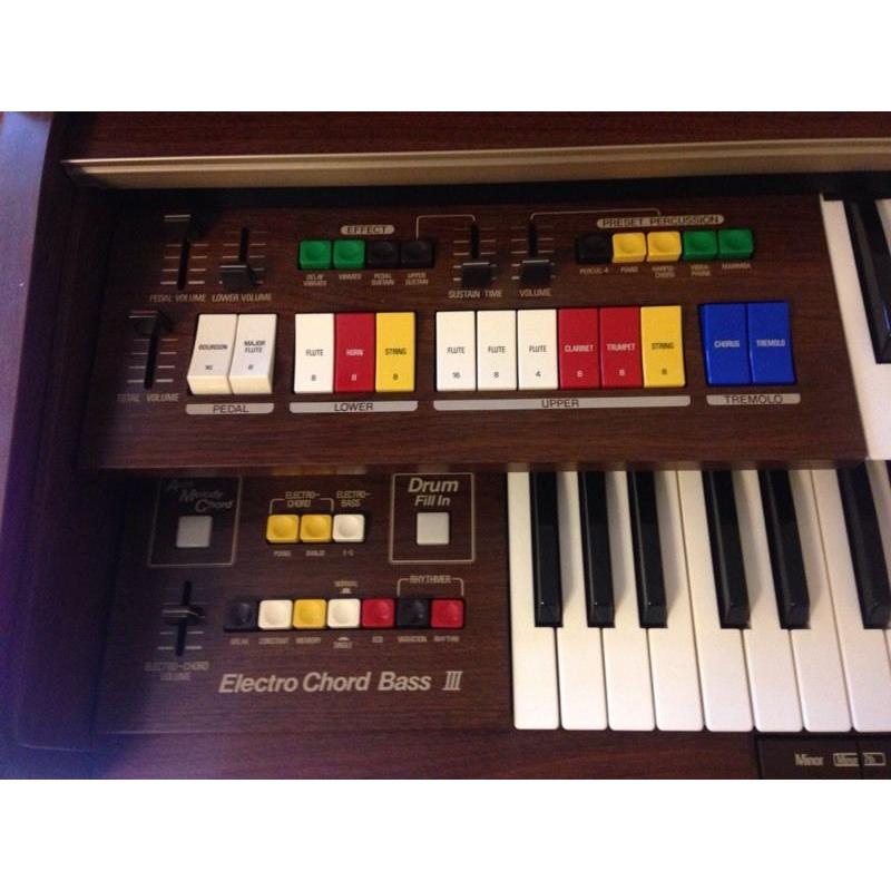 Kawai electric organ in mint condition