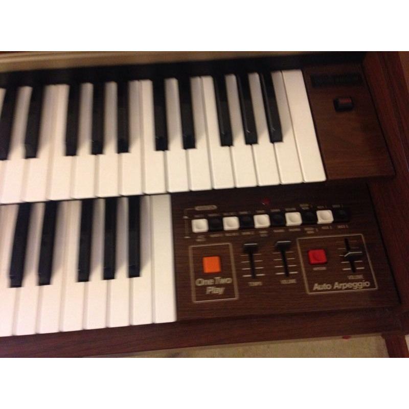 Kawai electric organ in mint condition