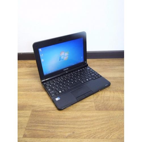 Toshiba Laptop, Netbook (win 7, webcam) perfect for internet and skype