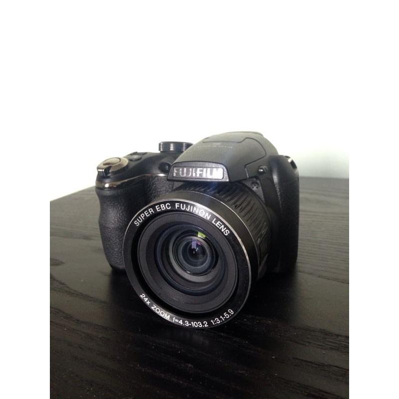 Fujifilm Finepix S3280 digital camera