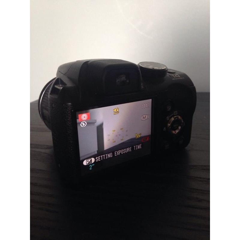 Fujifilm Finepix S3280 digital camera
