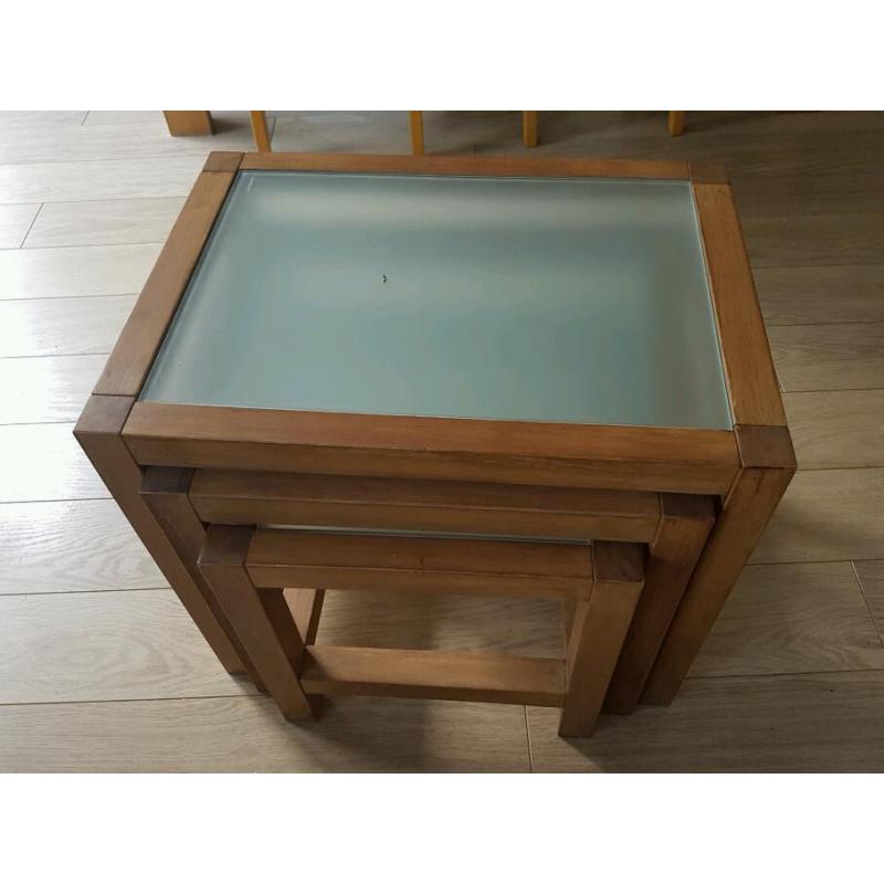 Solid wood nedt of 3 tables