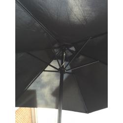 2.7m Black Garden Parsol with crank