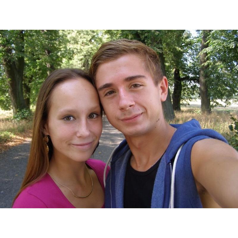 AU PAIR COUPLE are looking for host family!!!