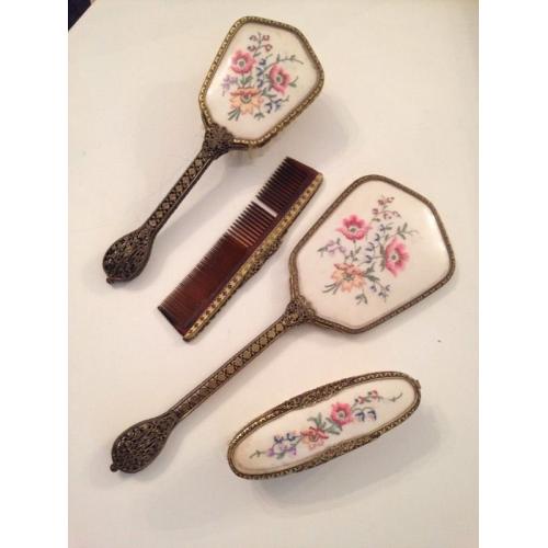VINTAGE BRUSH AND MIRROR SET