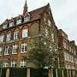 Flatshare in amazing old school 2 mins Clapham Junction