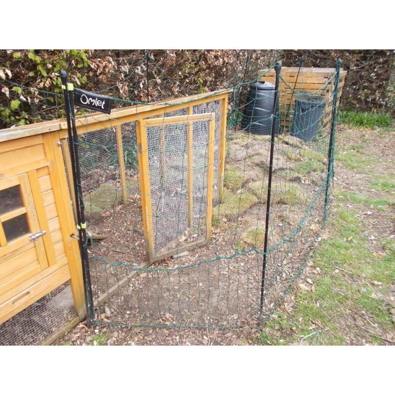 Omlet poultry netting, 21 metres with gate