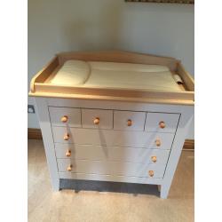 Mamas and Papas changing/mat/drawers