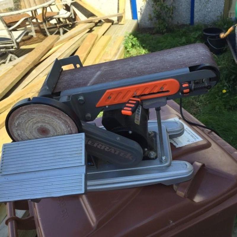 Bench sander