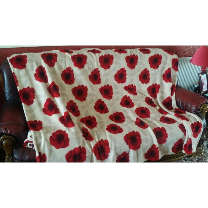 Red poppy throw fleece