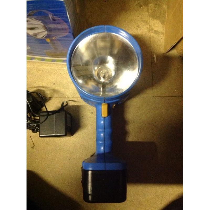 Keyline 6v torch/lamp 800000 candle power, needs new battery