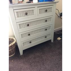 Bedroom furniture set