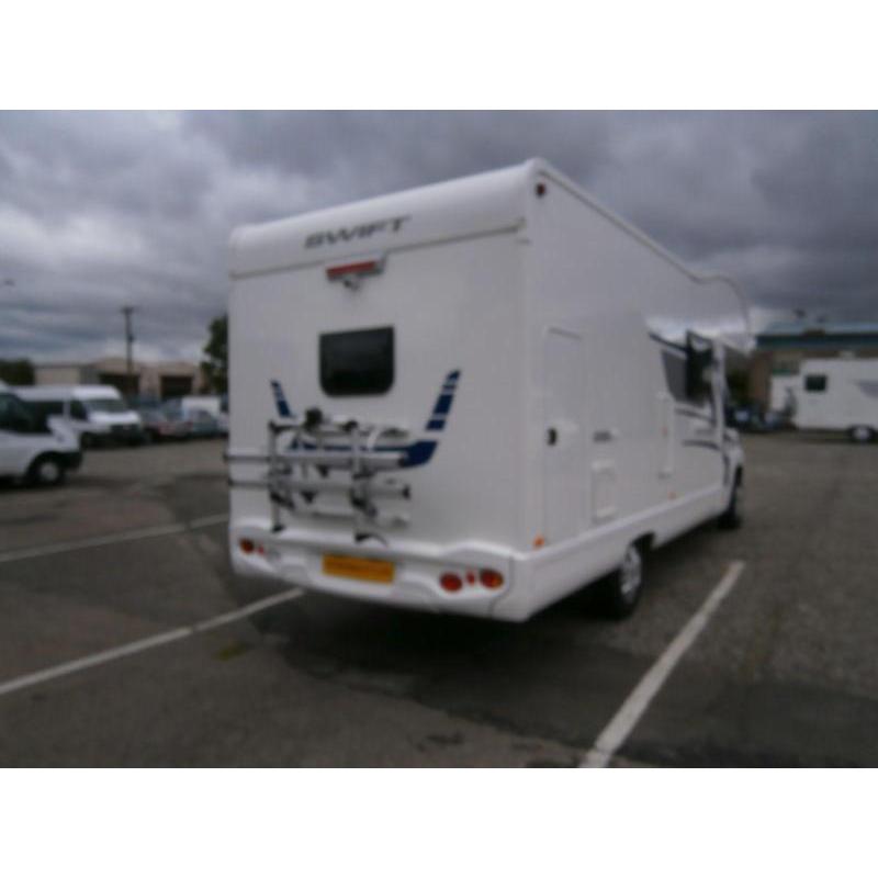 Swift Escape 696