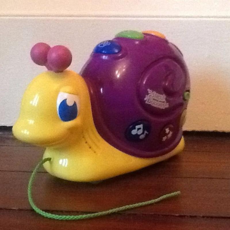Stroll buddies pull along snail