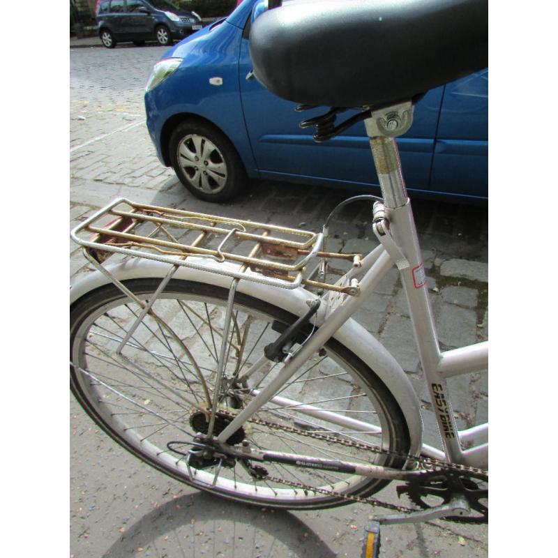 Cruiser type bike for sale. EasyBike 'Holiday'. Front suspension. 6 gears