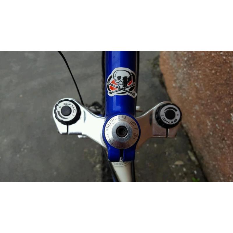 Full Suspension Mountain Bike