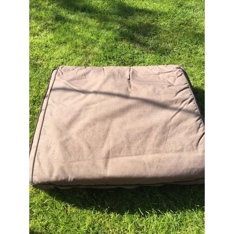 Out door garden chairs cushions x 8