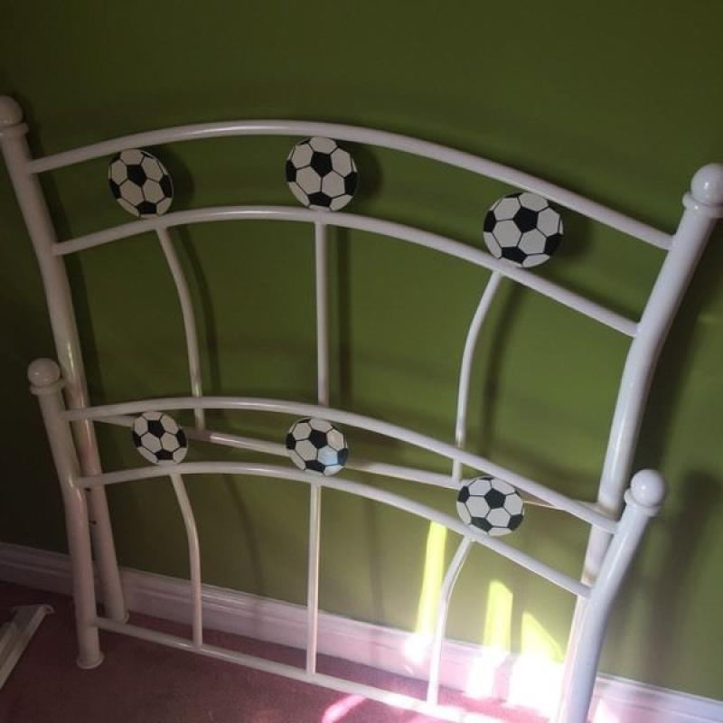 Single bed frame