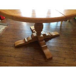 Solid oak extendable table