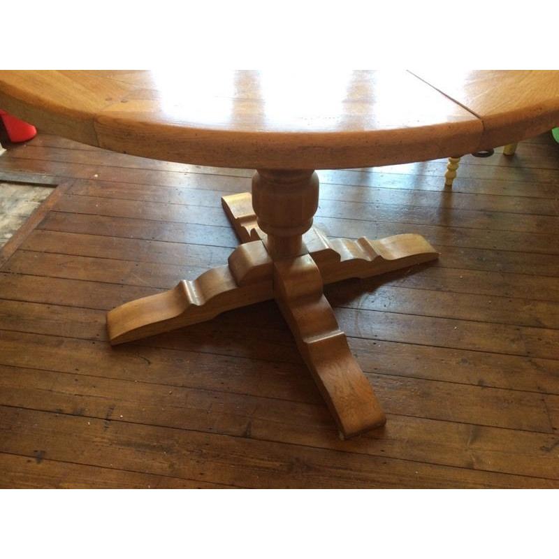 Solid oak extendable table
