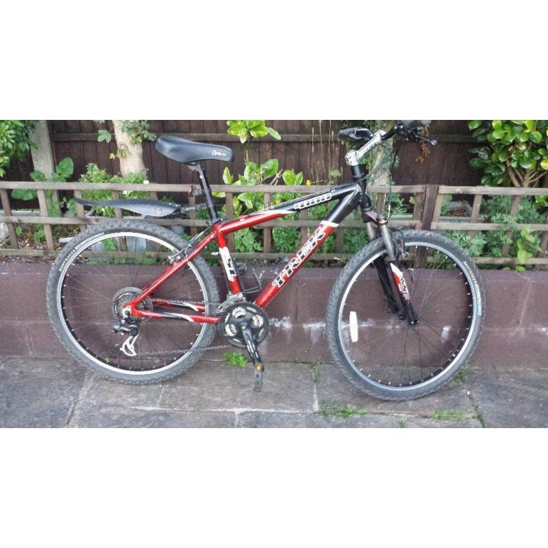 TREK 4100 Mountain Bike