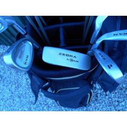 LADIES GOLF GLUBS & HOWSON BAG