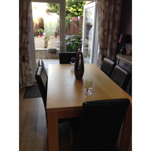 Dining room table and 6 chairs