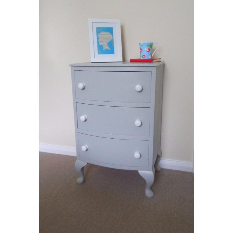 Small vintage retro grey bowed chest of drawers white ceramic knobs - bedside cabinet, hall storage