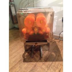 Commercial orange juicer