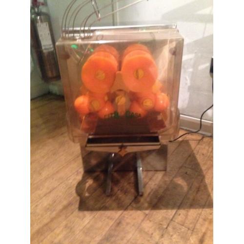 Commercial orange juicer
